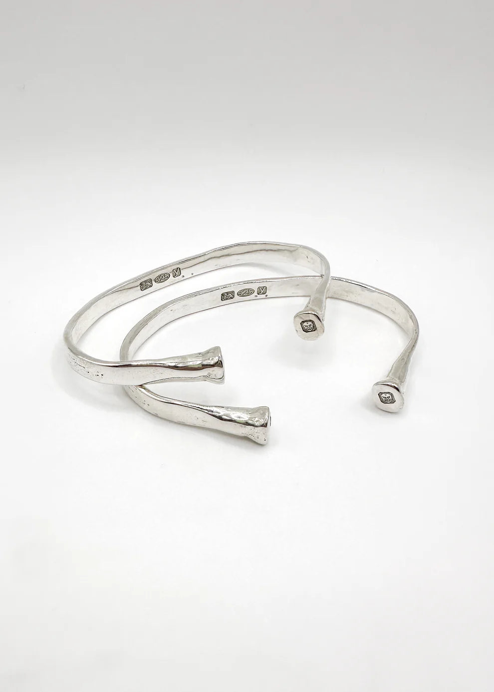 Sliver Bangle (Hallmark Detail)