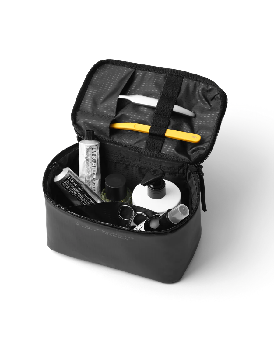 D_b_ Journey Essential Washbag S Oatmilk